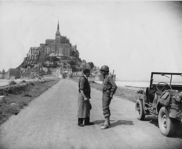 Mont st Michel & D-day two days tour from Paris